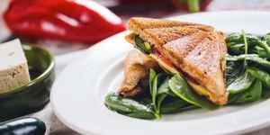 Reteta sandwich cu tofu si ardei copt